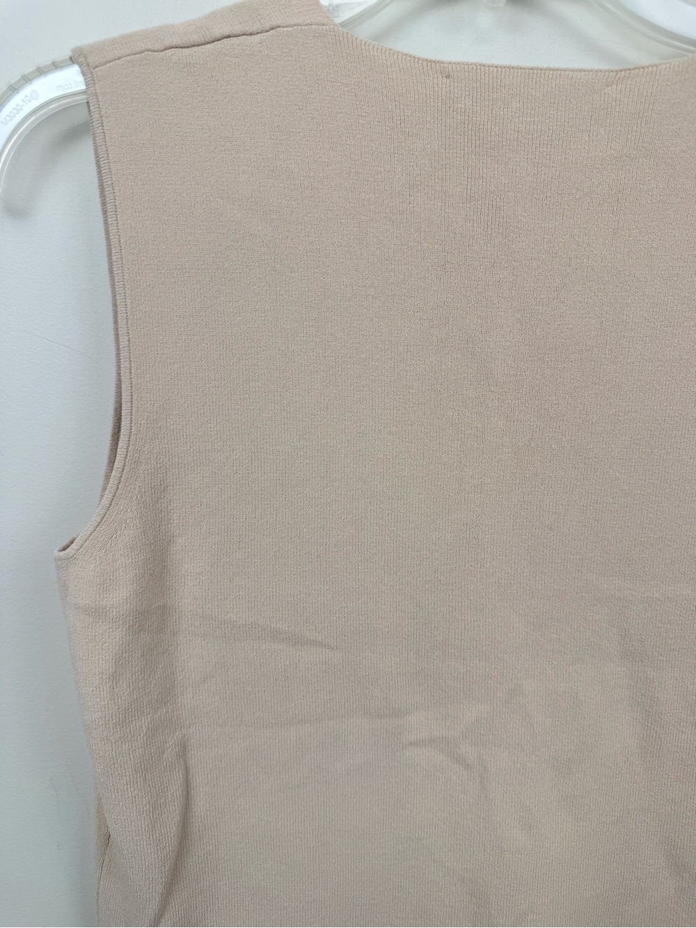 Judith & Charles neutral V neck sleeveless knit top large - Picture 8 of 8